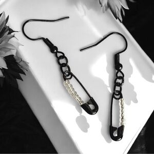 5 For $25💫Punk Rocker Black Safety Pin Beads Dangles Earrings